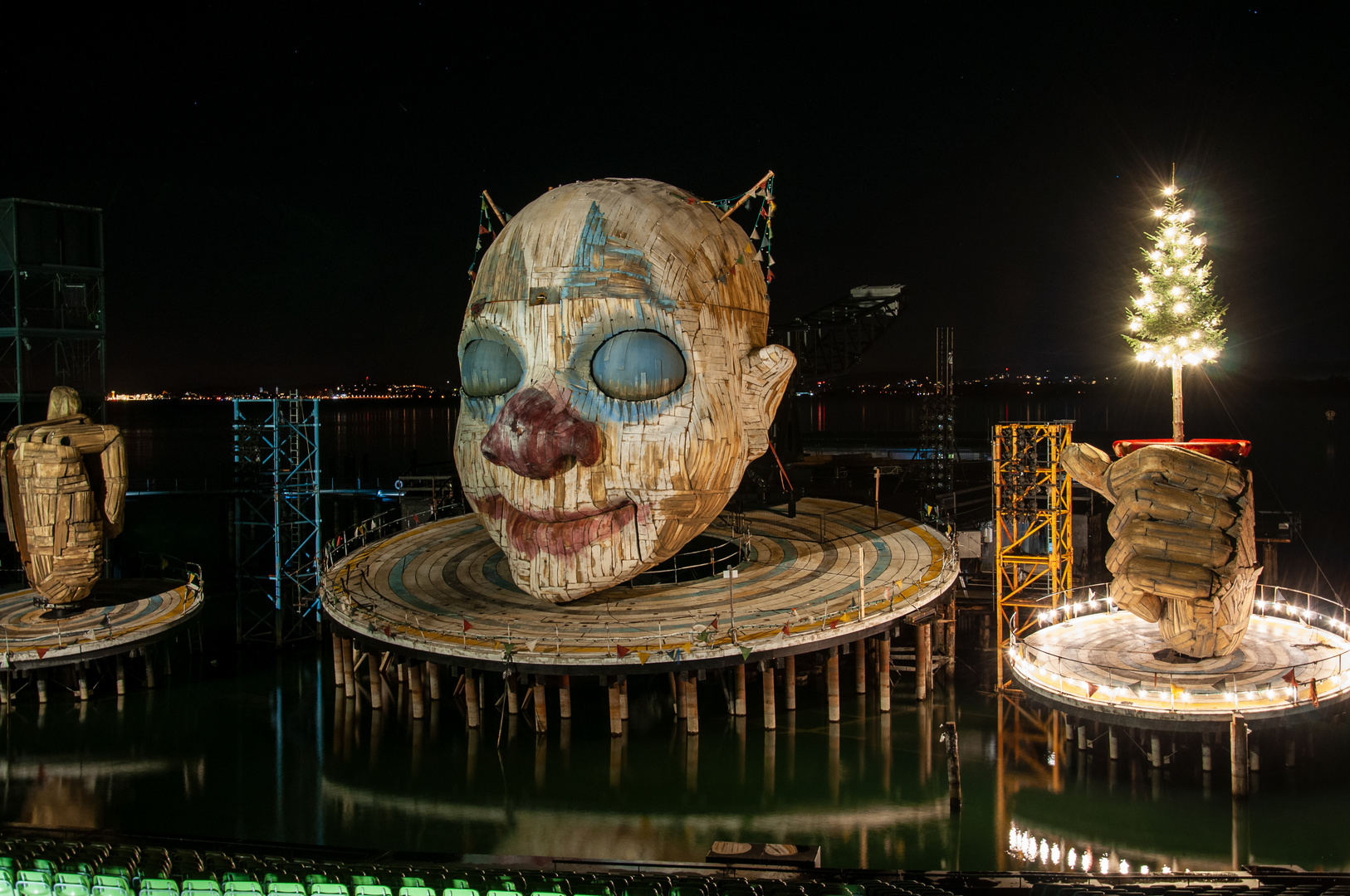 Hohlkopf mit Baum Foto & Bild weihnachten, spezial, nacht Bilder auf