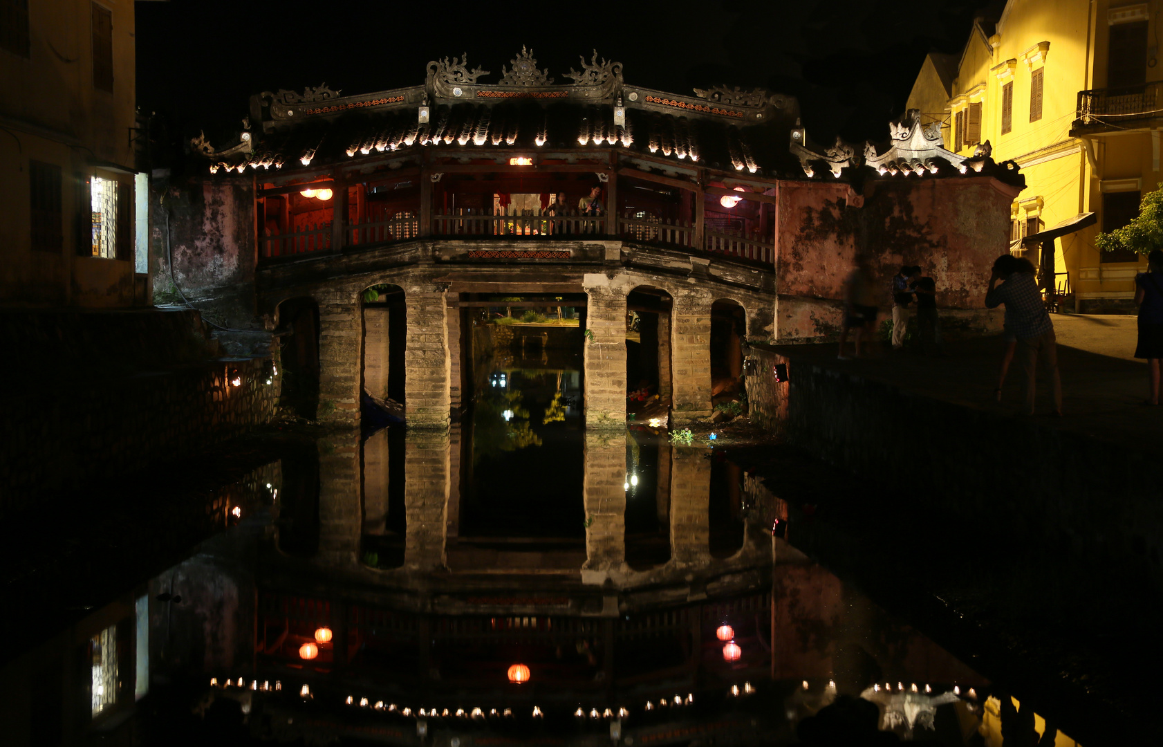 Hoi An Japanische Brücke bei Nacht