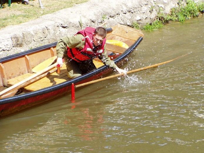 ... hol das Stöckchen aus dem Wasser ...