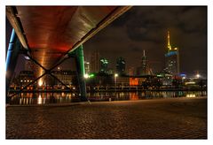 Holbeinsteg und Mainufer HDR + TM