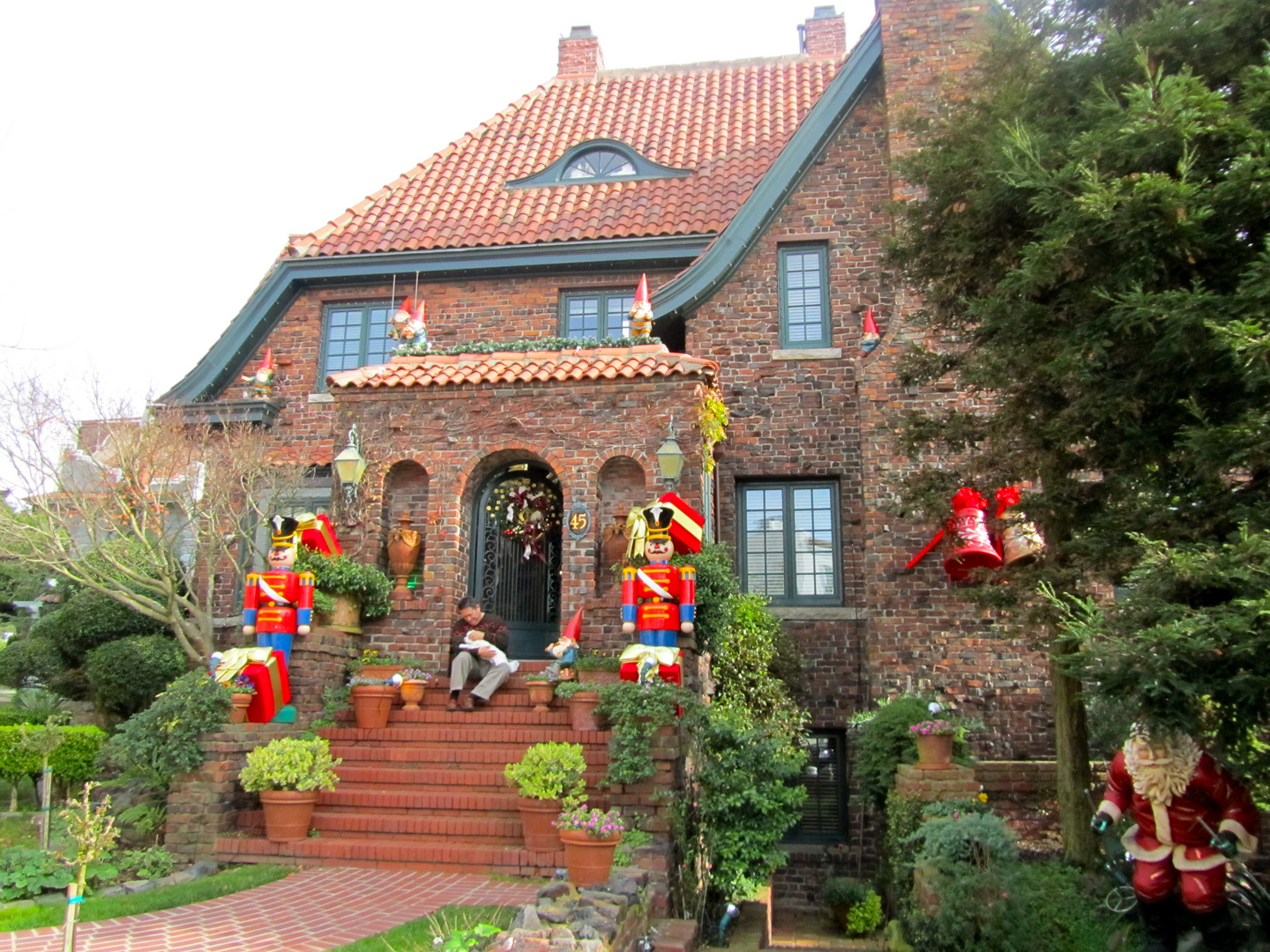 Holiday atmosphere near Buena Vista Park