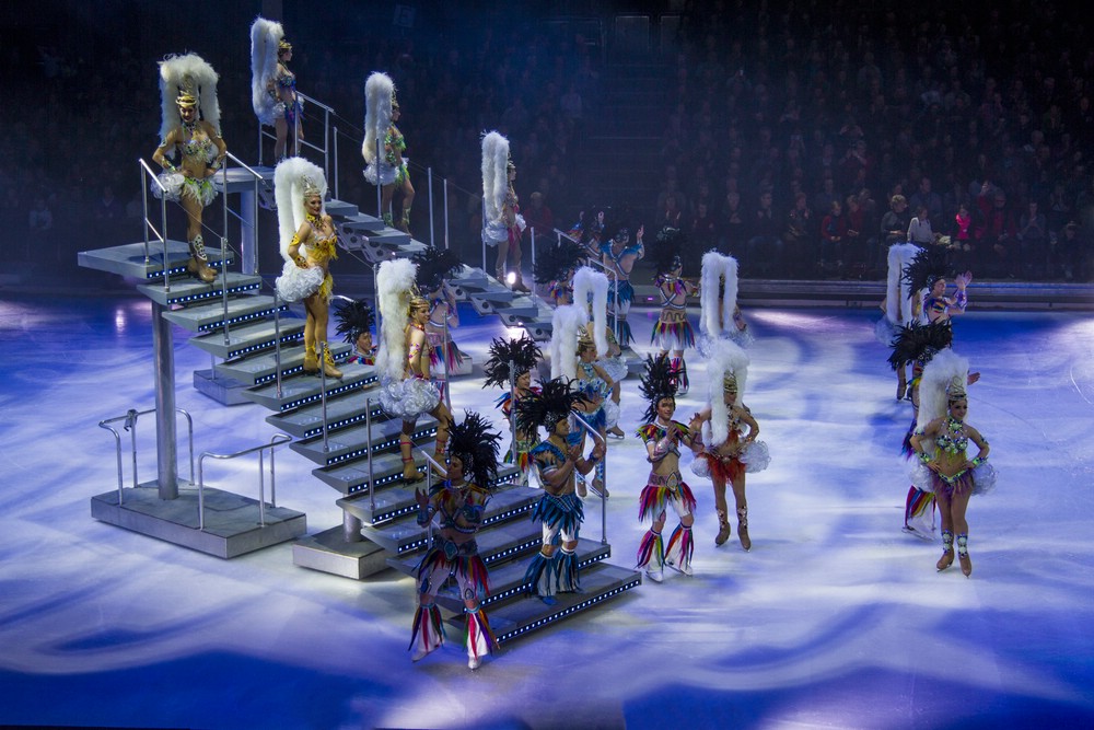 Holiday on Ice Schlußszene Foto &