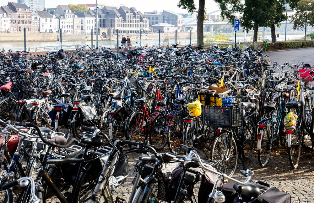 Holländer sind die Meister im Fahrrad finden
