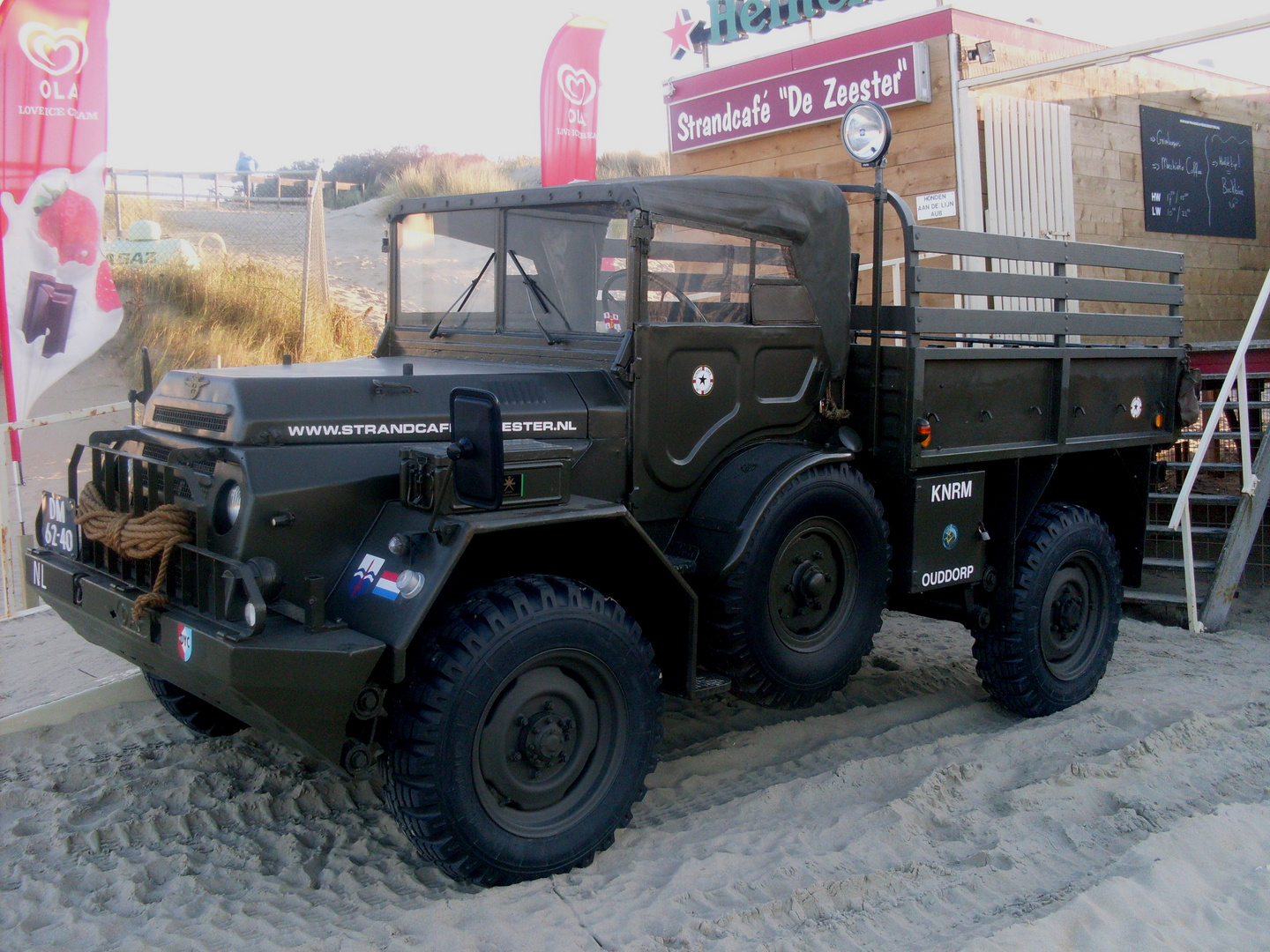 Holländischer Militär- Strandcafe LKW