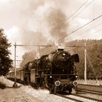 Holland ; 23 076+071 mit Sonderzug im Nachbarland ; 1970 (?)