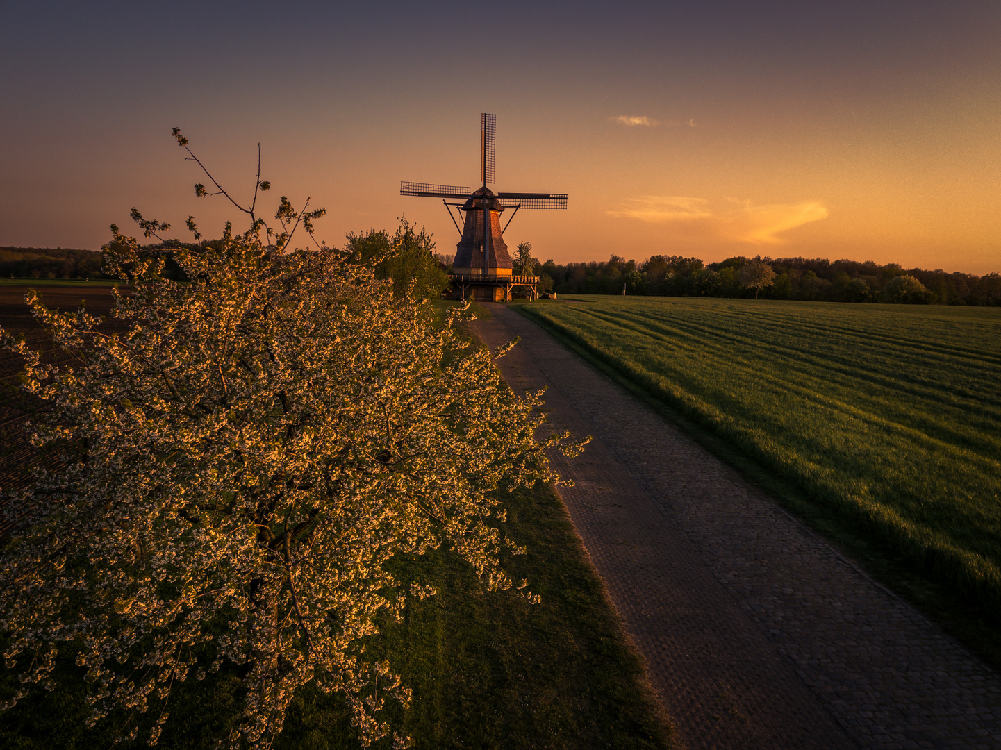 Hollicher Mühle in der Abenddämmerung 