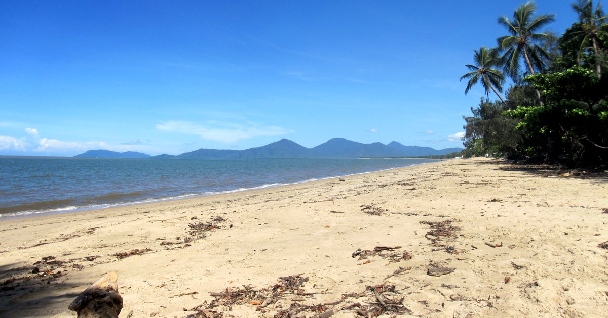 Holloways Beach, Cairns, Australia