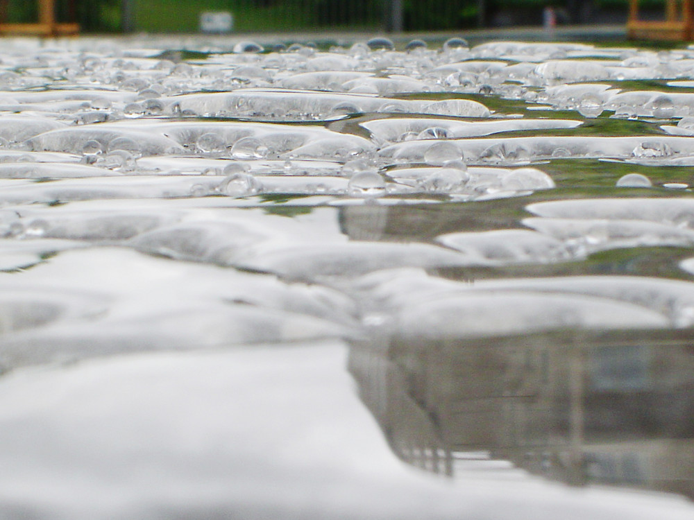 Holocaust Mahnmahl im Regen