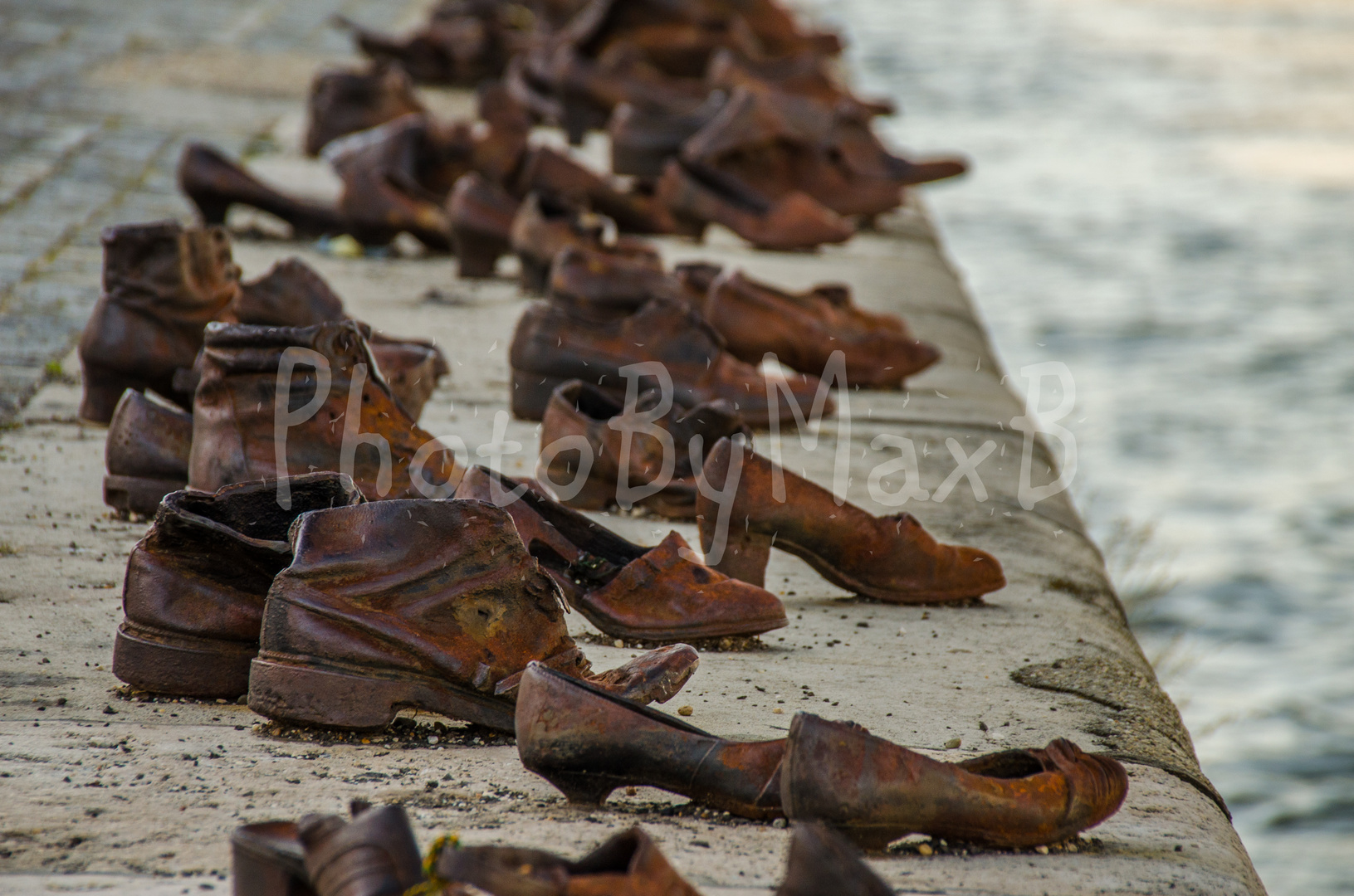 Holocaust Mahnmal Donau