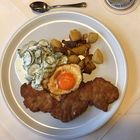 Holsteiner Schnitzel mit Bratkartoffeln