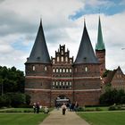 - - HOLSTENTOR - -