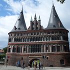 Holstentor (Blick von der Stadt Lübeck raus aus der Stadt)