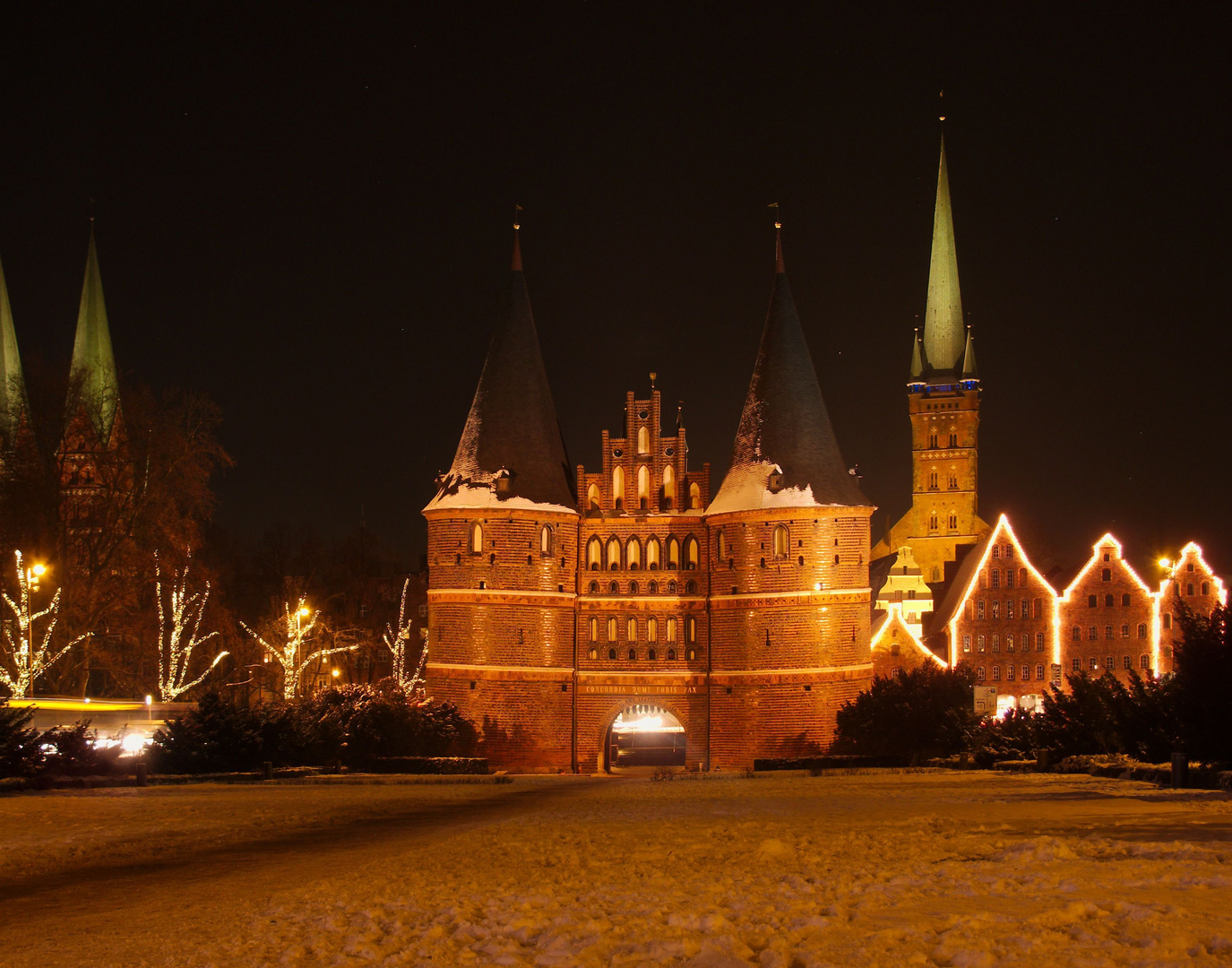 Holstentor im Schnee