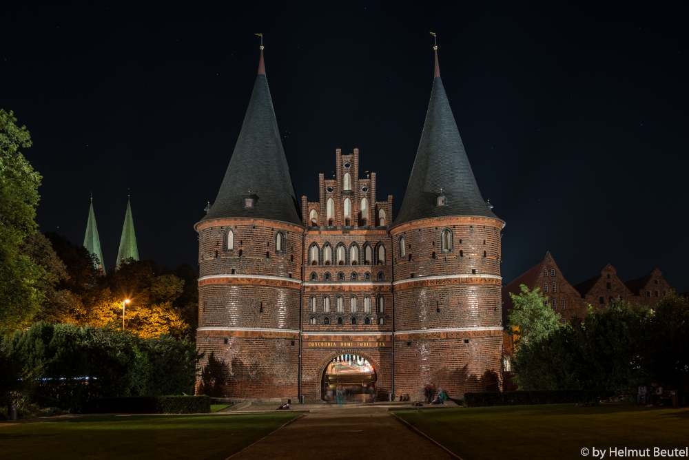 Holstentor Lübeck @night