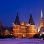 Holstentor Lübeck zur blauen Stunde