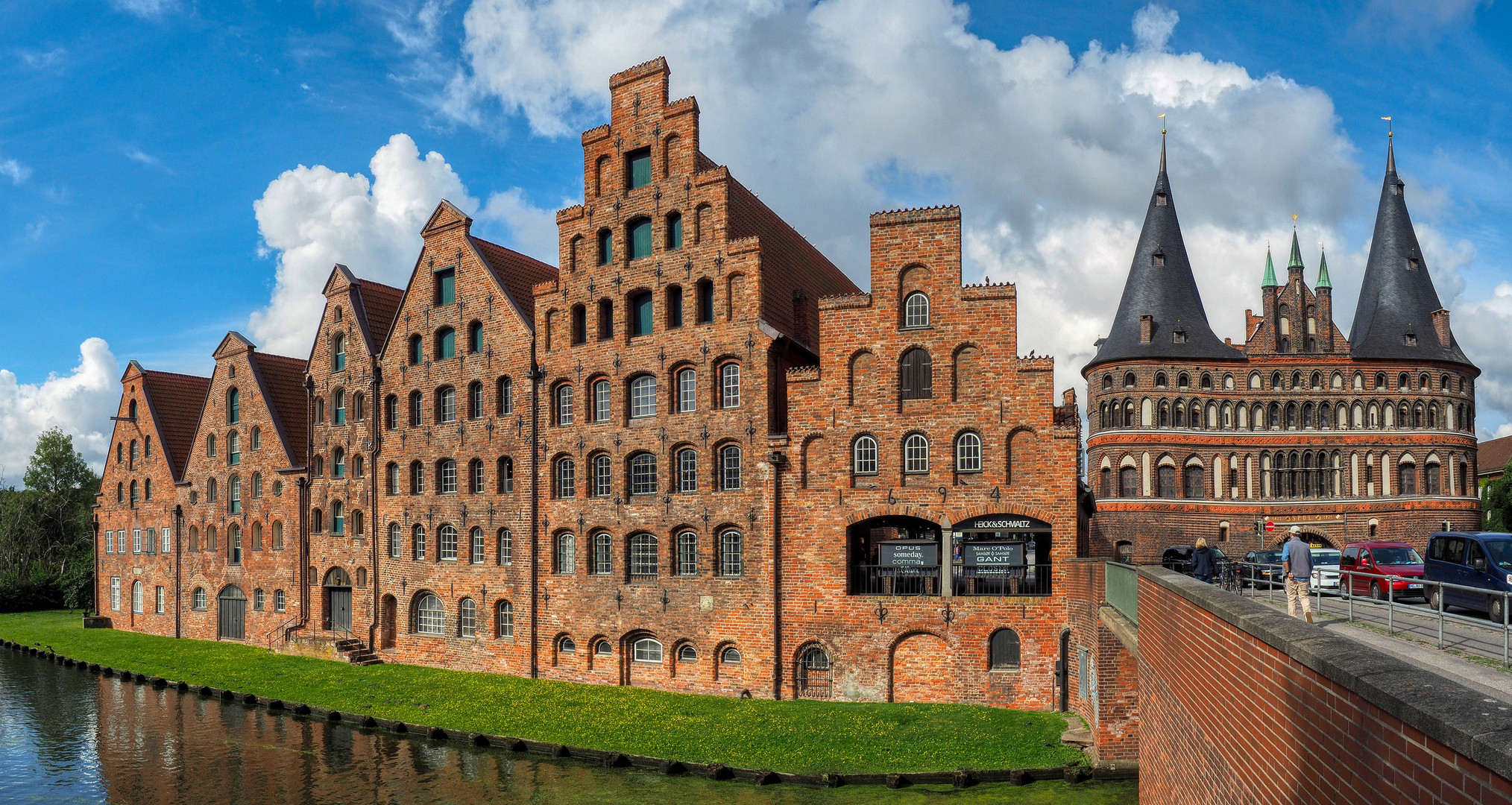 Holstentor und Salzspeicher