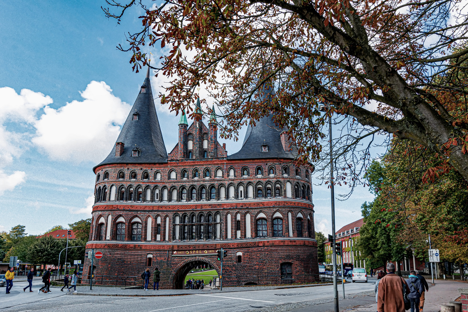 Holstentor von der Stadtseite