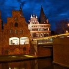 Holstentor zur blauen Stunde