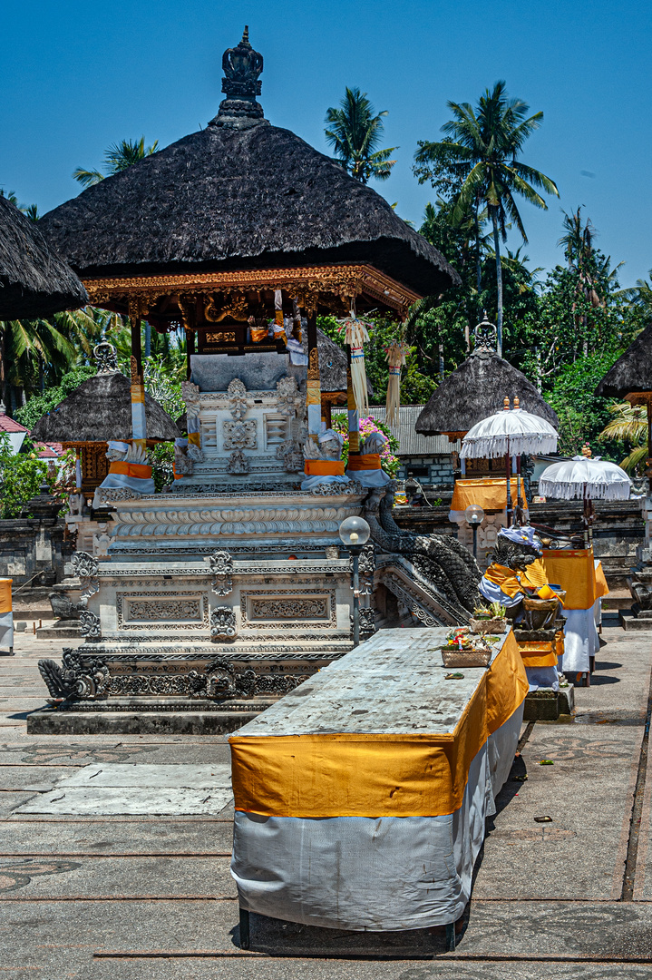 Holy yard of Pura Penataran Agung