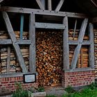 "Holz"-Haus ...