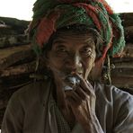 holz tragen II, inle see, burma 2011