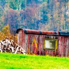 Holz vor der "Blech"hütte