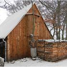 Holz vor der Hütte