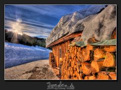 Holz vor der Hütte