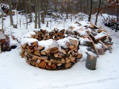 Holz vor der Hütte