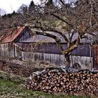 Holz vor der Hütte