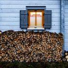 Holz vor der Hütte