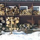 Holz vor der Hütte