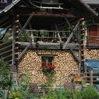 Holz vor der Hütte