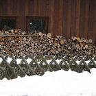 Holz vor der Hütte