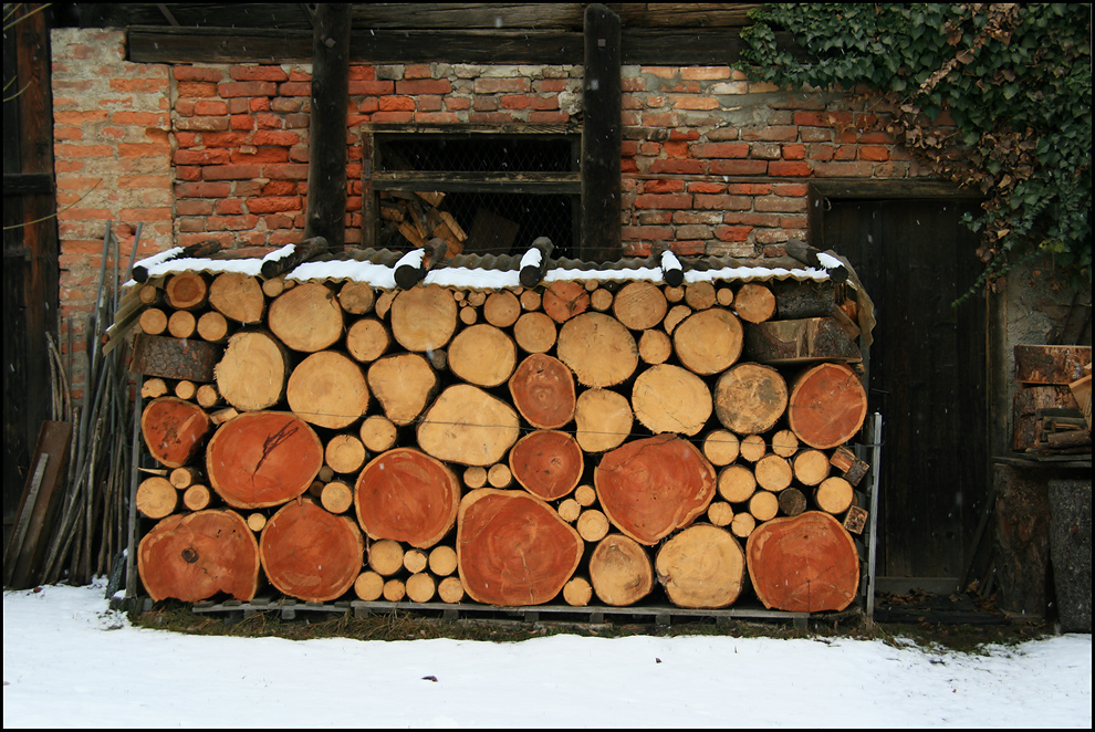 Holz vor der Hütten ...:-)