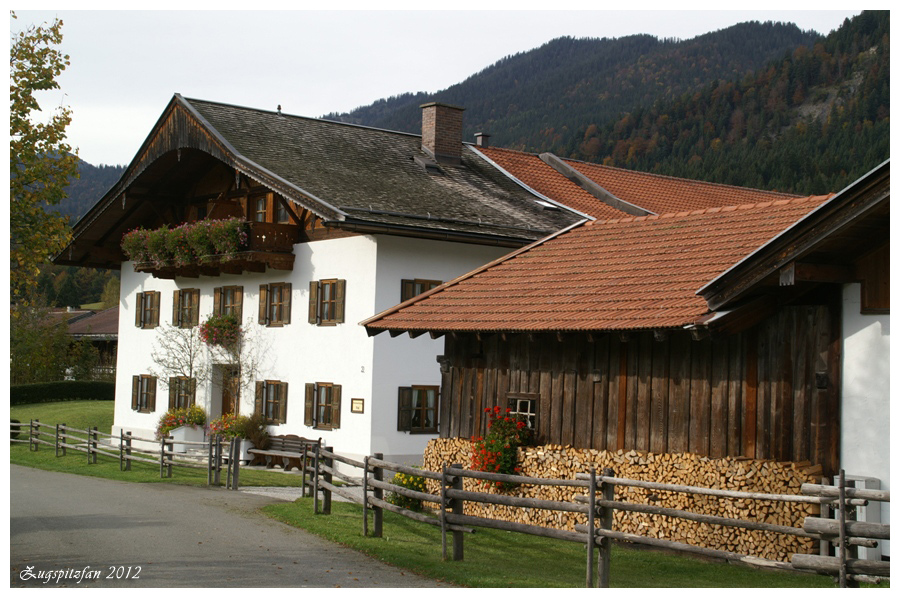 Holz vor der Hüttn