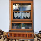 Holz vorm Fenster