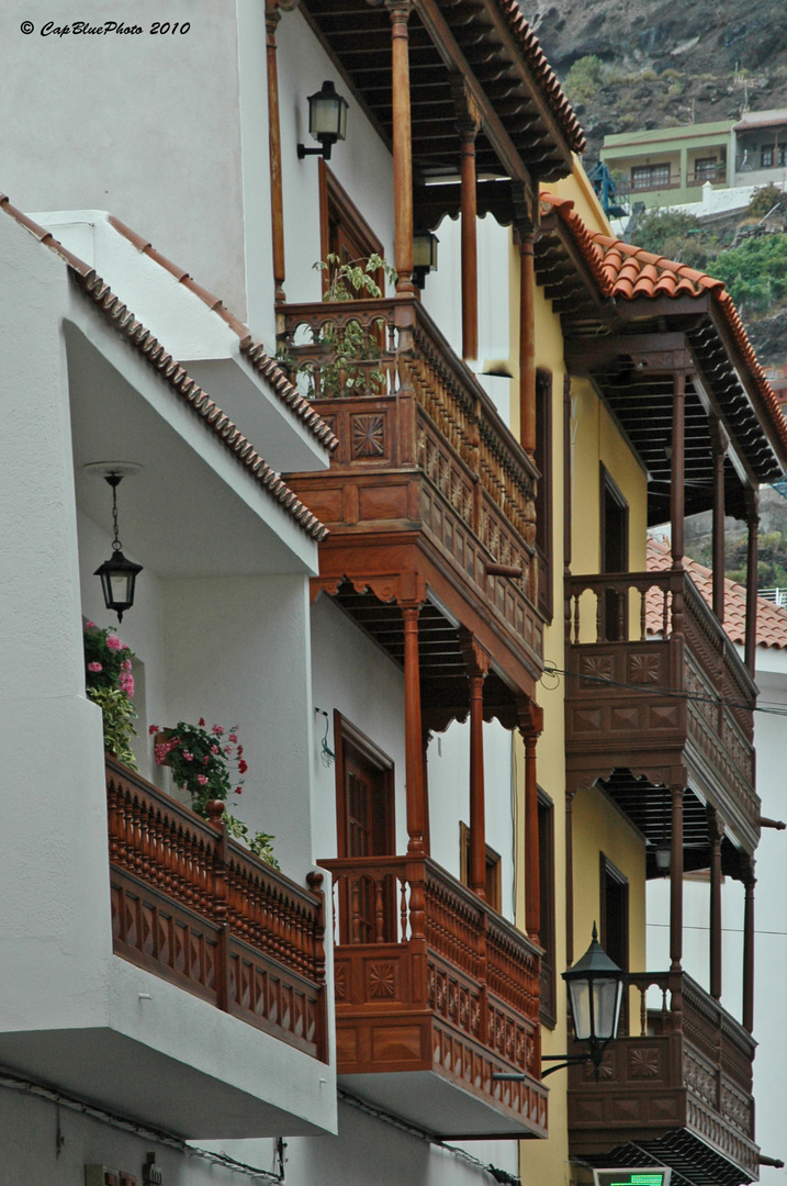 Holzbalkone tradtionell in Garachico