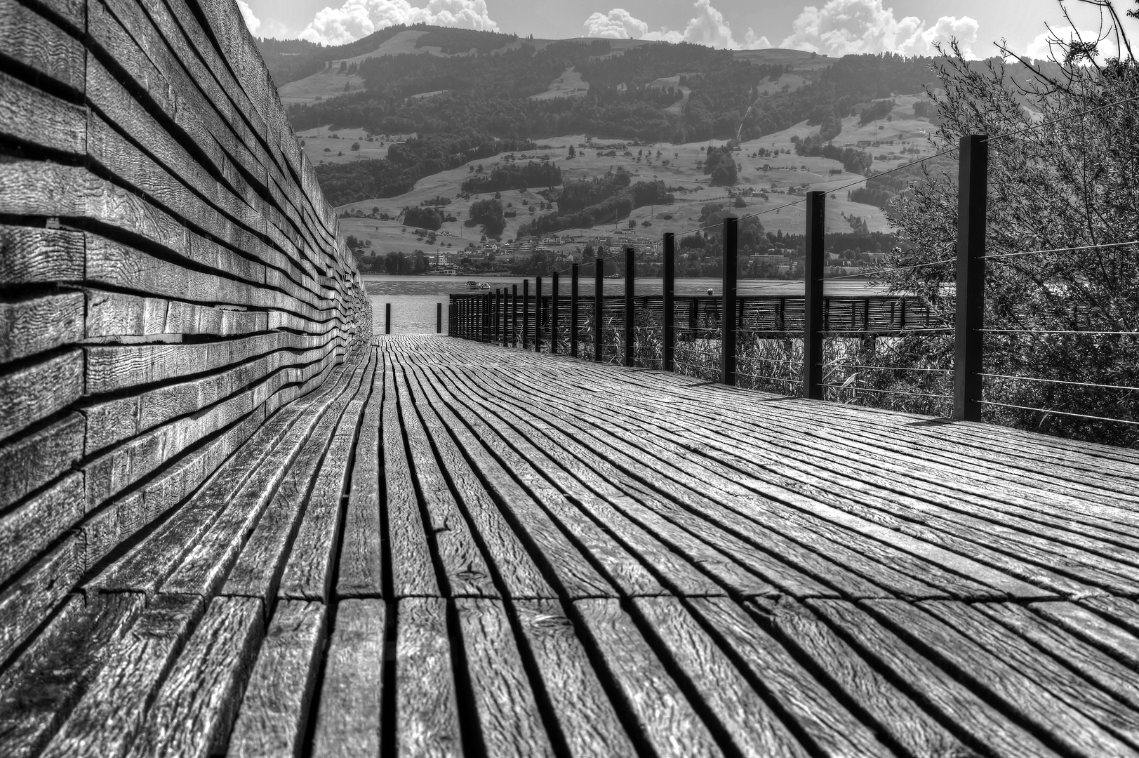 Holzbrücke aus einer anderen Sicht