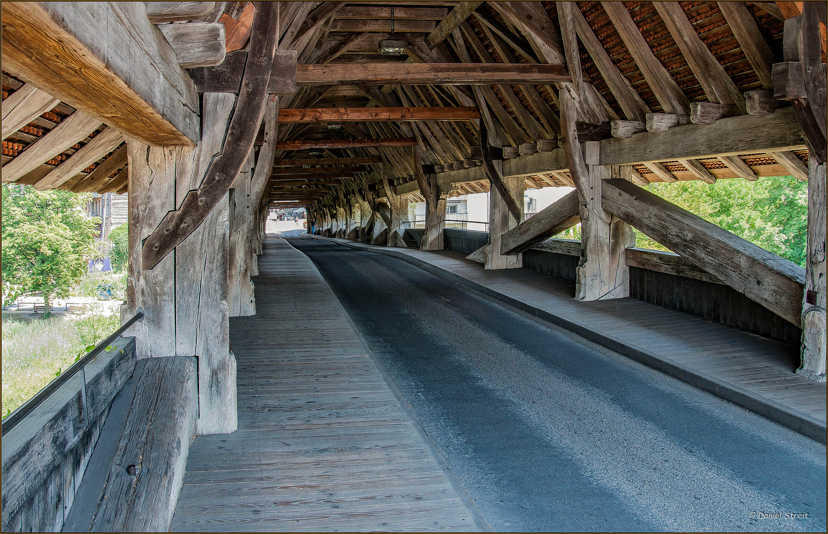 Holzbrucke In Aarberg Innen Foto Bild Architektur Strassen Brucken Bruckenbauwerke Bilder Auf Fotocommunity