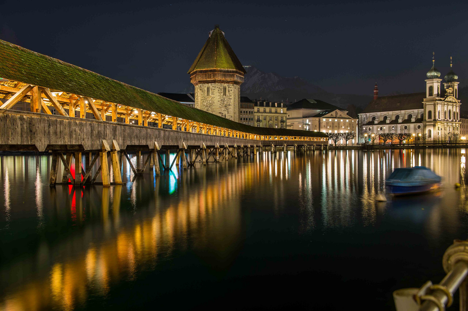 Holzbrücke Luzern Foto & Bild | architektur, nacht, luzern ...