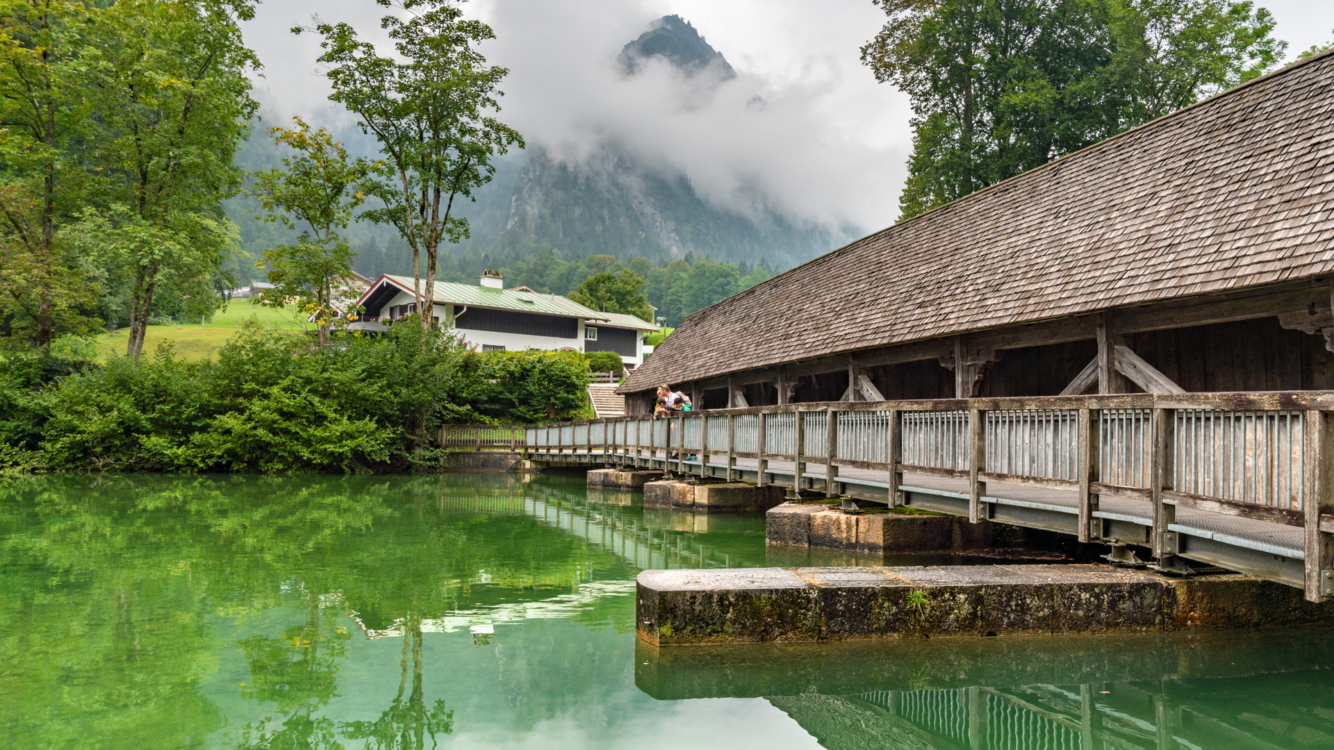 Holzbrücke über den Königssee.