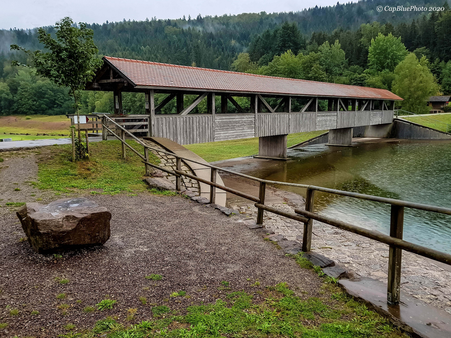 Holzbrücke über der Nagoldtalsperre (Nähe Seewald-Erzgrube)