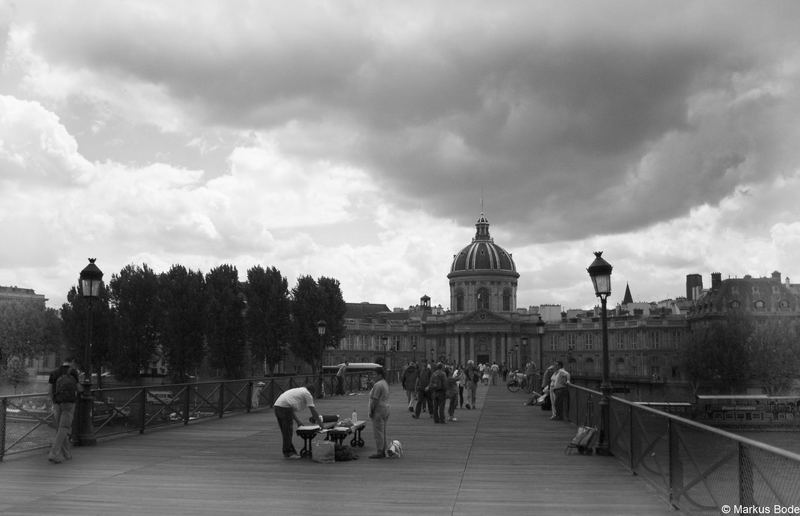 Holzbrücke über der Seine (Paris)