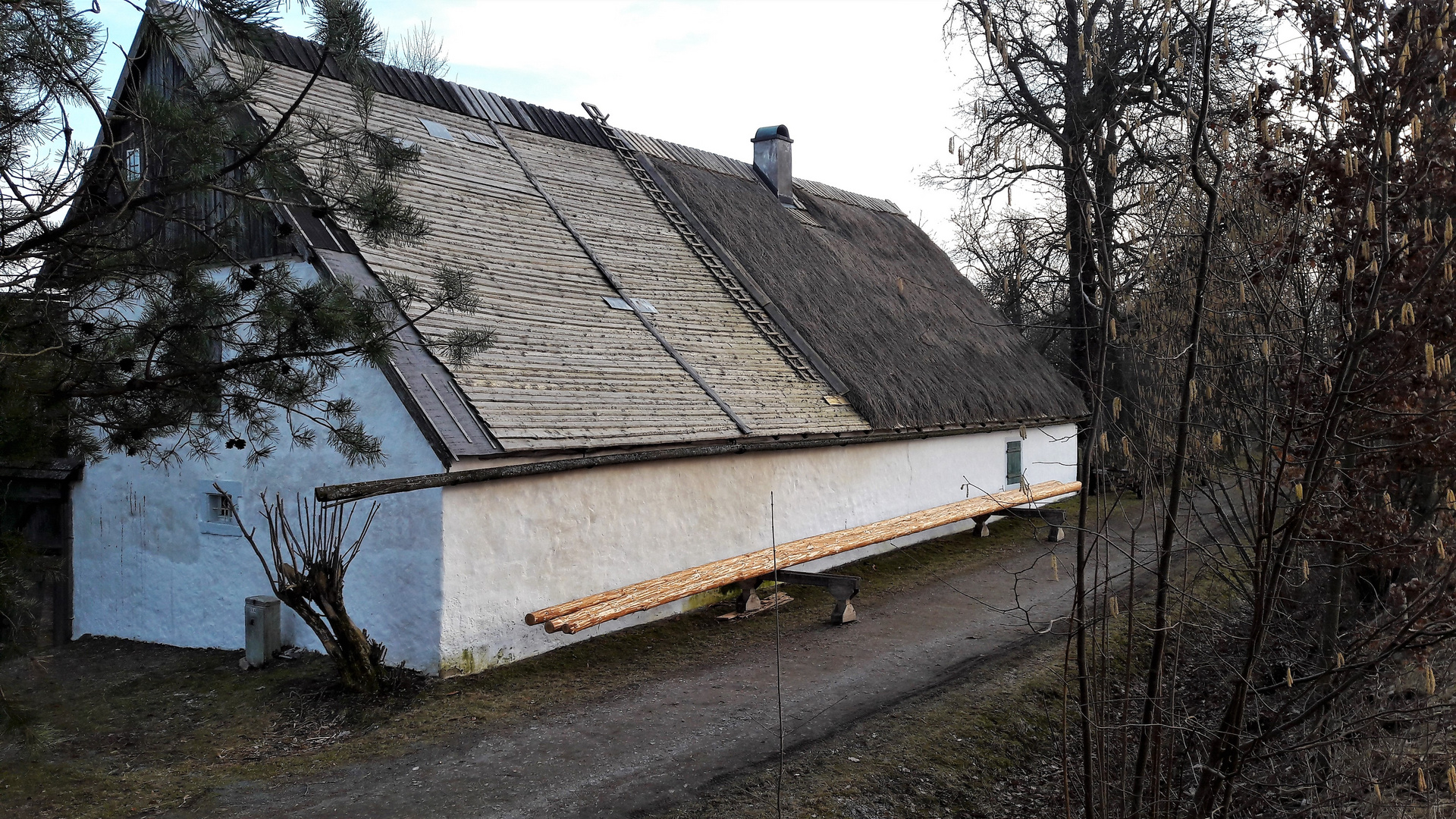 Holzdachrinnen in Vorbereitung