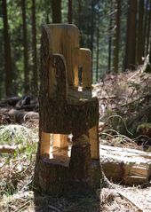 Holzfäller-Kunst am Wegesrand