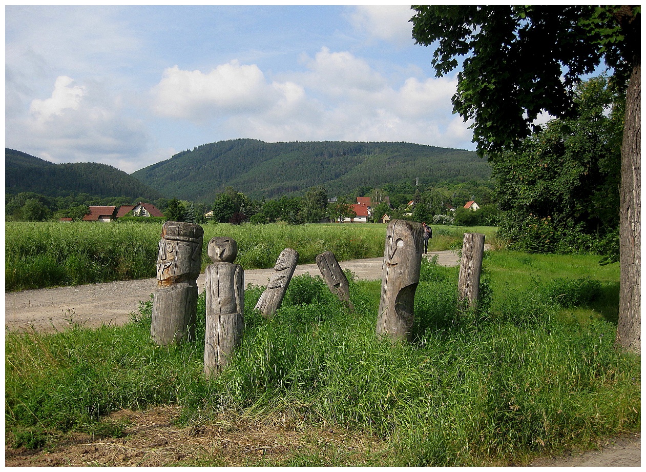 Holzfiguren um Saalfeld