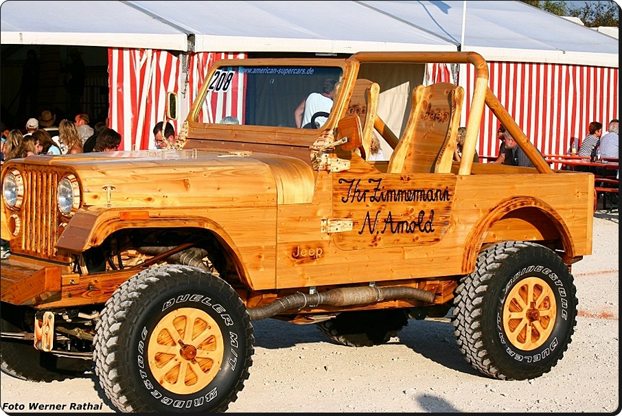 Holzjeep