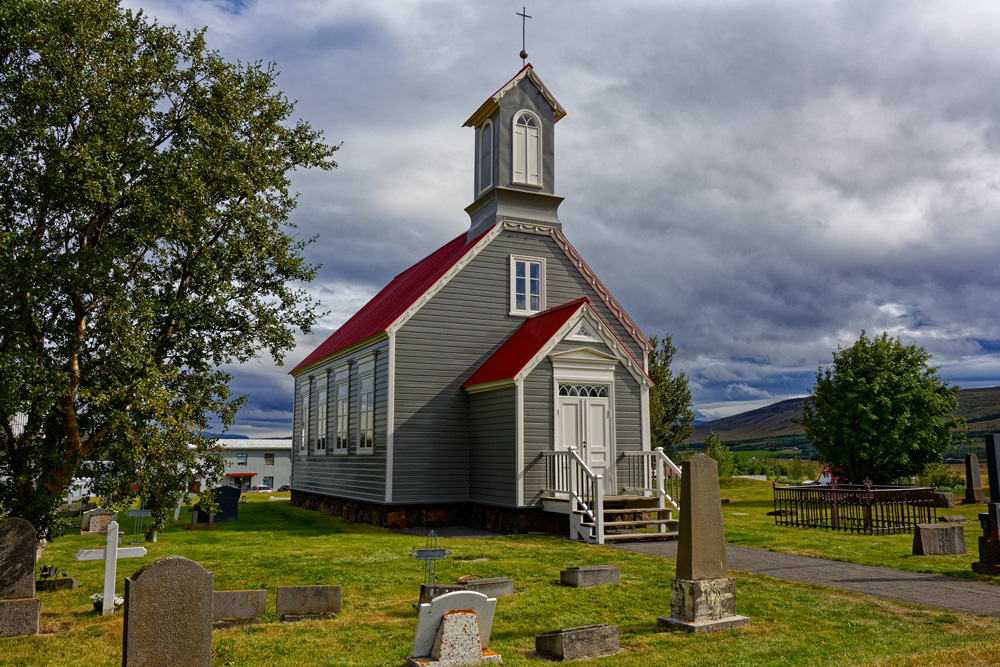 HOLZKIRCHE  von  1885/86 (jetzt restauriert)