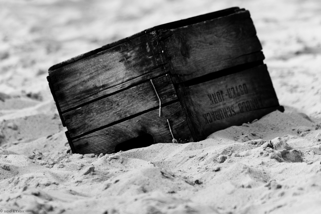 Holzkiste am Beach